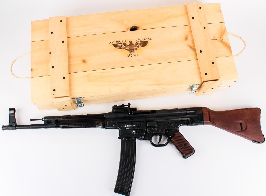 December 5th MONDAY Gun & Military Collectible Auction