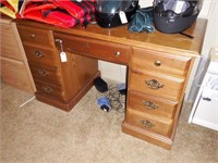 Contemporary Oak five drawer knee hole desk