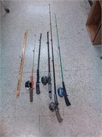 5 fishing poles, 4 with reels, Zebco, Durango, 33
