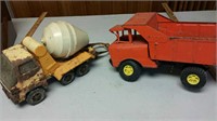 2 Vtg metal Tonka toy trucks - dump truck & cement