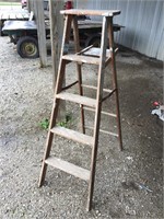 Step Ladder (6 ft)