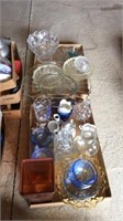 Two flats of miscellaneous glassware