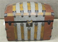 VINTAGE TRAVELERS WOODEN CHEST, APPROX