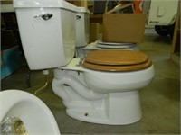 Kohler bathroom stool with wooden seat and lid