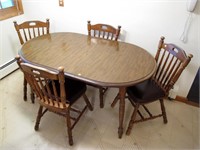 6-piece Maple dinette set: 36" oval extention