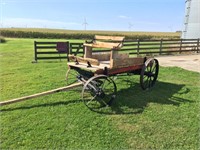 Buck board horse drawn wagon