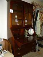 GORGEOUS SECRETARY WITH DOVE TAIL JOINTS