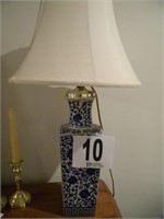 BLUE AND WHITE CERAMIC LAMP 26"