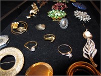 Lot, costume jewelry