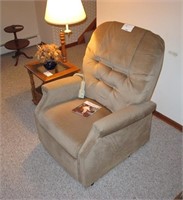 Easy Comfort electric lift chair/recliner