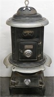Vogelzang Comfort Heater Cast Iron Pot Belly Stove