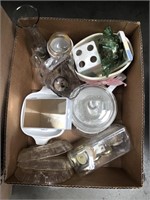Box of Pyrex/misc