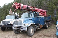 2007 International 7400 w/ Altec D3060TR Digger