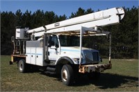 2004 International 7400 with Terex 5FC-55 Digger