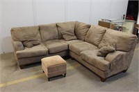 SECTIONAL COUCH / SOFA 92"x92" , MATCHING PILLOWS