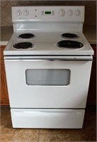 Americana 4 Burner Electric Stove/Oven (White)