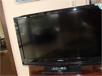 37" Magnavox LCD TV/DVD Combo 37MD350B