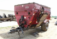 MILLER 325 TMR MIXER, 540 PTO, HAS SCALE, WORKS