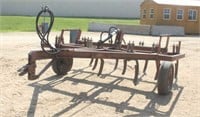 10 SHANK CLARK PULL TYPE CHISEL PLOW ON 7-60-15