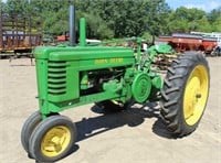 1942 JOHN DEERE "B" GAS NARROW FRONT TRACTOR