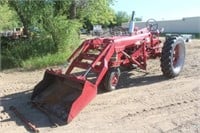 1957 FARMALL 350 GAS NARROW FRONT TRACTOR