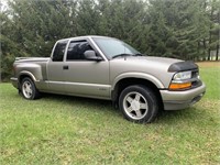 1998 Chevrolet S10 Extended Cab Pickup Truck