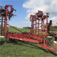 Case IH 4900, 44ft field cult