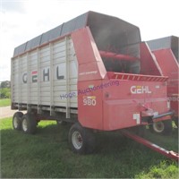 Gehl 980 Forage wagon w/Gehl tandem axle gear