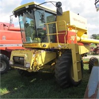 New Holland TR86 combine 2WD