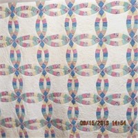 Double wedding ring hand made quilt 84 X 86"