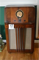 Antique Philco Console Radio