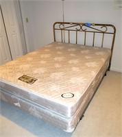 Queen size box spring and mattress set