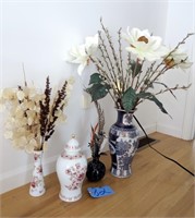 Lot, German and oriental porcelain vases