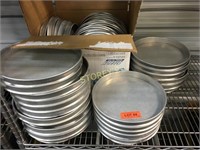 Like New Pizza Pans