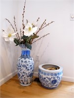 Decorative oriental pot and vase