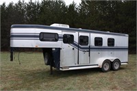 1997 Trail-Et 3 horse slant with changing area