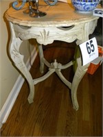 ROUND ACCENT TABLE 27"X20" SIGNS OF AGE