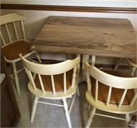 Cream Pedstal Table 4 Chairs