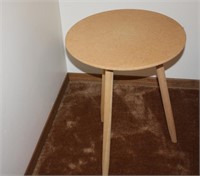 Round plywood table  - 3 legs disassembles