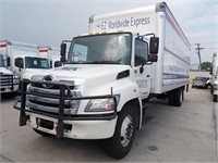 2013 HINO 268, Box Truck