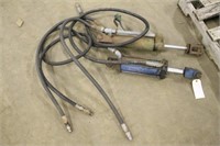 (2) HYDRAULIC CYLINDERS WITH HOSES