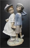 Lladro Figurine Boy and Girl Holding Hands
