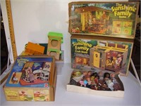 Sunshine Family Doll Houses and Dolls