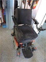 Quantum 600 electric wheel chair with Charger