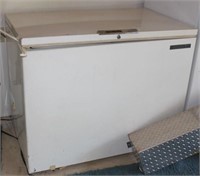 Kelvinator chest freezer