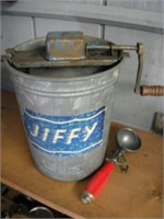 Jiffy Ice Cream Maker w/Scoop