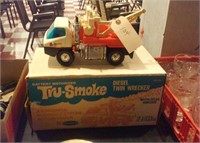 Toy wrecker in orig box Tru Smoke untested