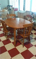 Pine dining table with 4 solid wood chairs