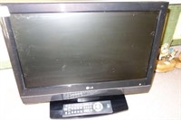LG - 20" FLAT SCREEN TV W/REMOTE