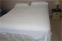 5 PC. KING SIZE BED, 2 NIGHT STANDS AND 2 - 1
